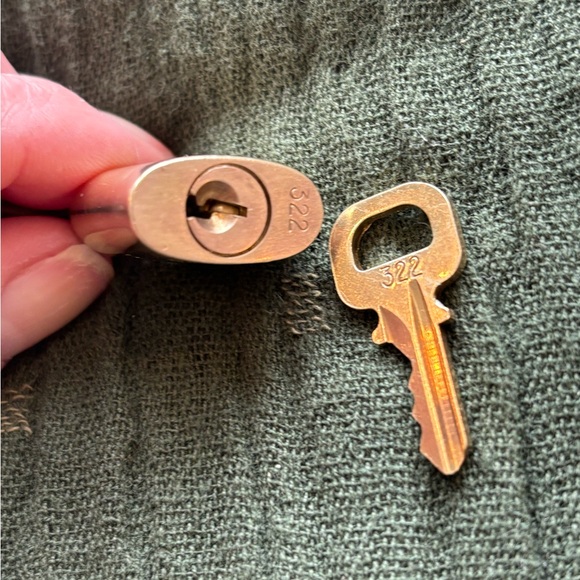 Louis Vuitton Padlock and Key 322 - Picture 3 of 5